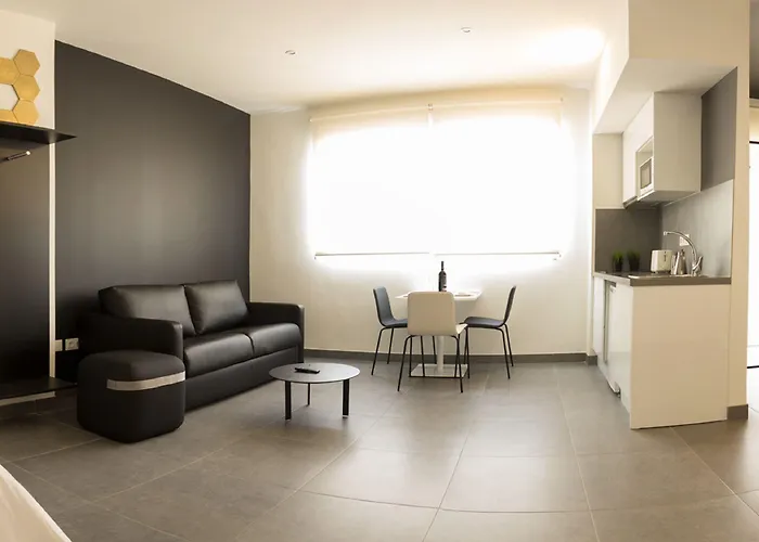 Soho Aparthotel 4*