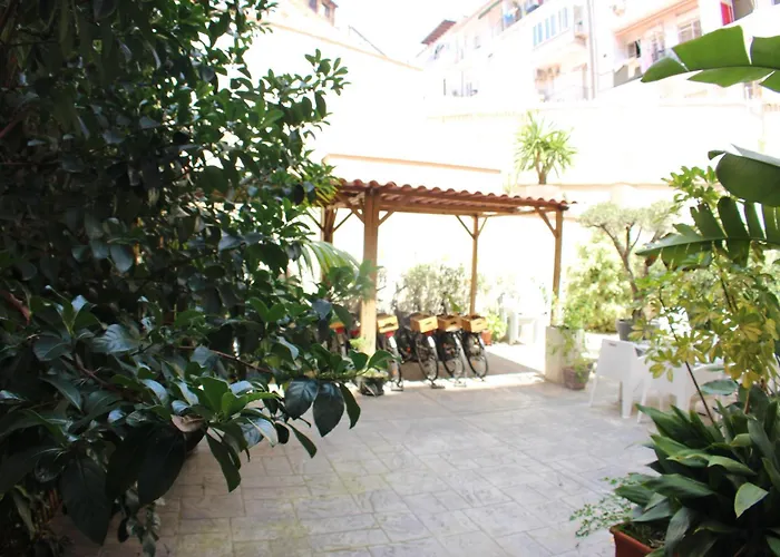 巴伦西亚索霍公寓式酒店 4*