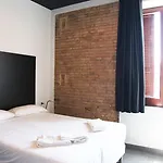 מלון דירות Soho 4*