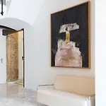 מלון דירות Soho 4*