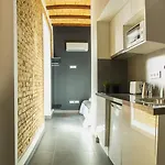 מלון דירות Soho 4*